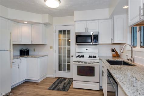 9837 Betty Lane Elyria OH 44035