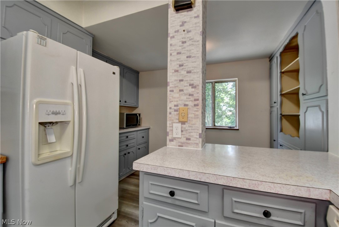 827 Kinsman Street NW Warren OH 44483