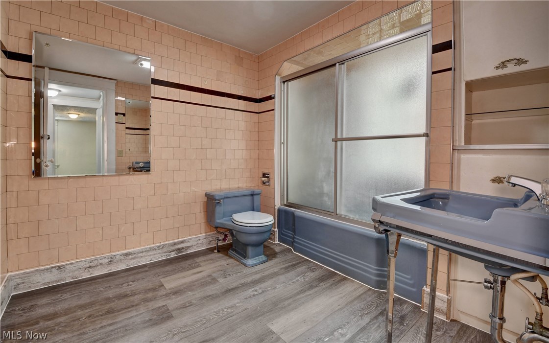 827 Kinsman Street NW Warren OH 44483