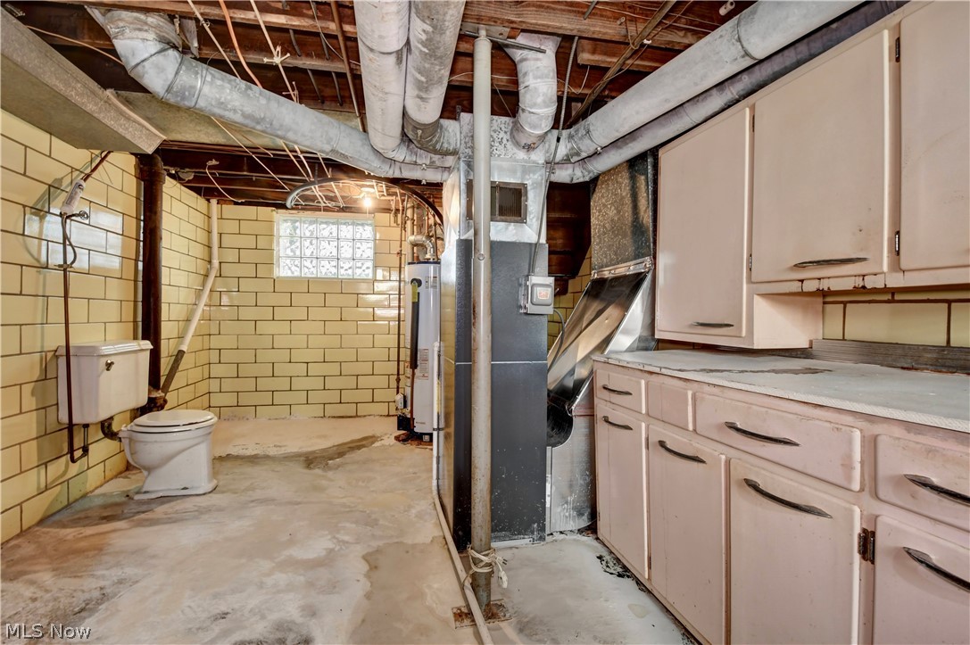 827 Kinsman Street NW Warren OH 44483
