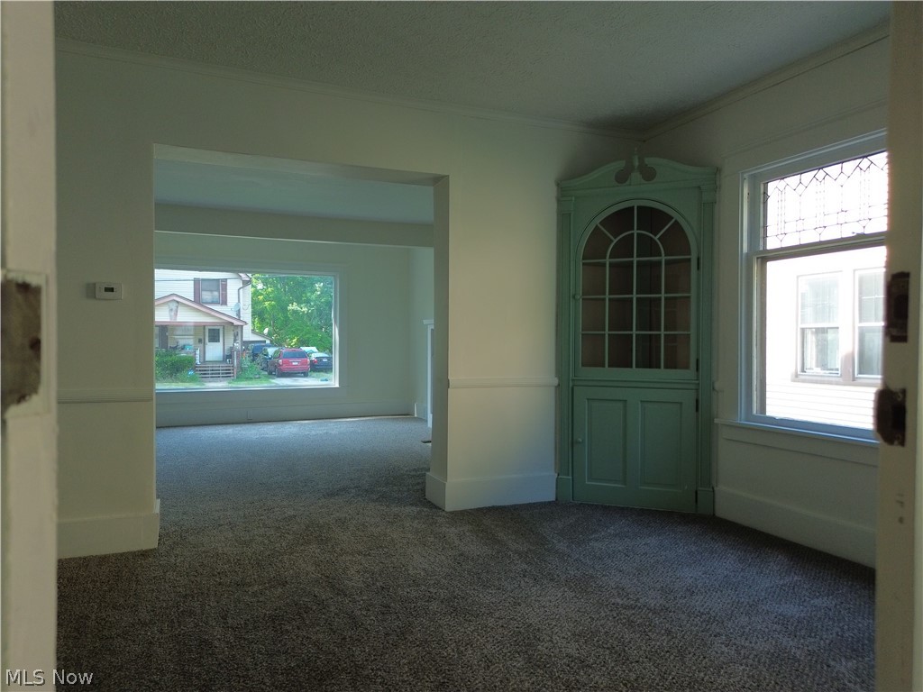 827 Kinsman Street NW Warren OH 44483