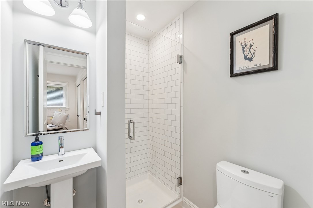 21099 Shelburne Road Shaker Heights OH 44122