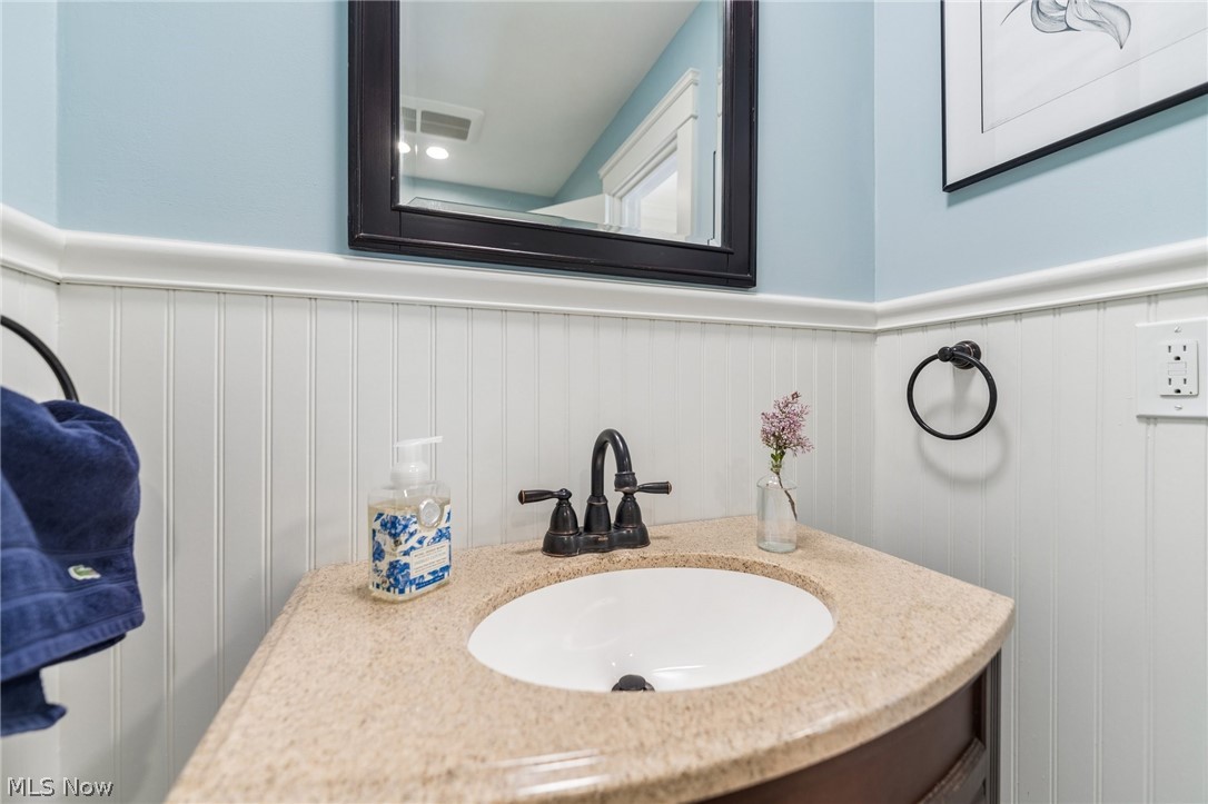 21099 Shelburne Road Shaker Heights OH 44122