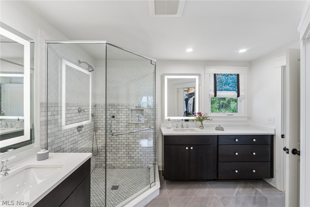 21099 Shelburne Road Shaker Heights OH 44122