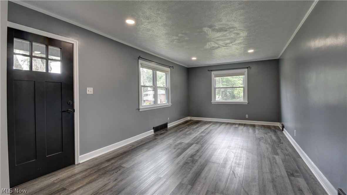 230 5th Street SW Sugarcreek OH 44681