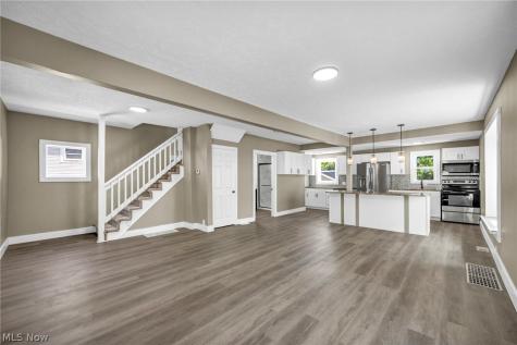181 Spellman Court Akron OH 44305