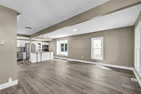 181 Spellman Court Akron OH 44305