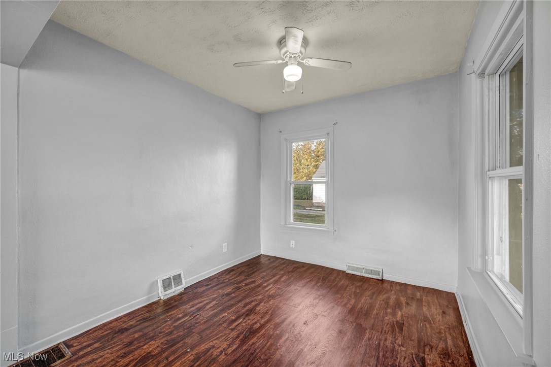 1033 W 21st Street Lorain OH 44052