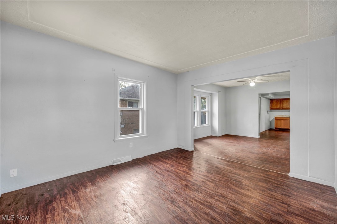 1033 W 21st Street Lorain OH 44052