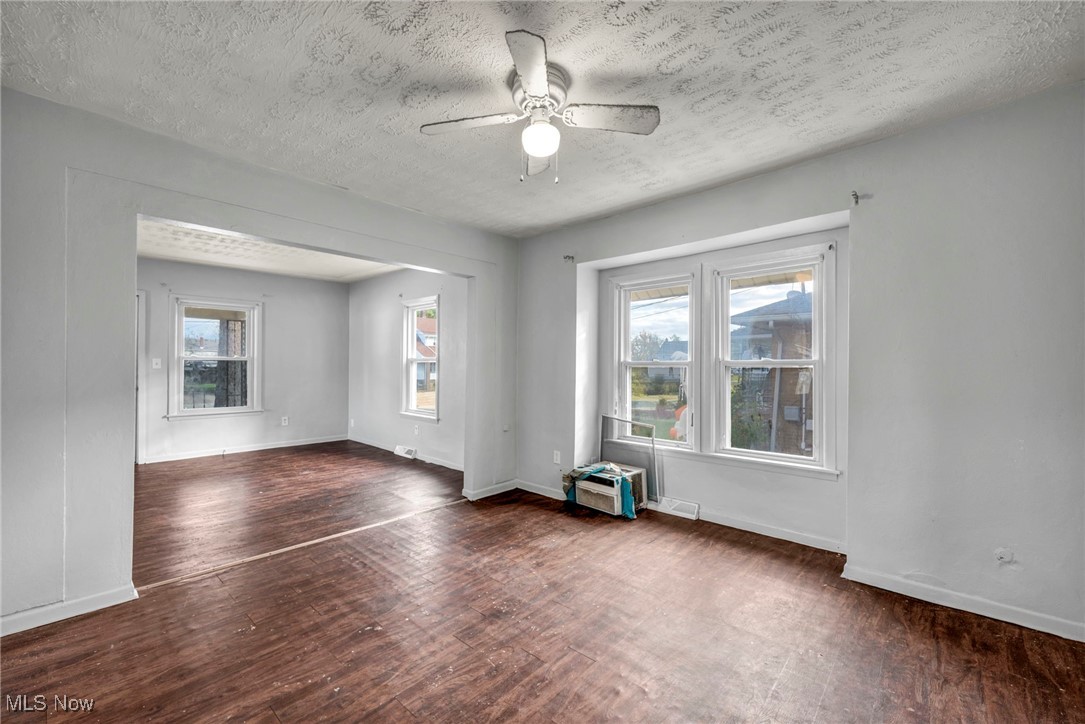 1033 W 21st Street Lorain OH 44052