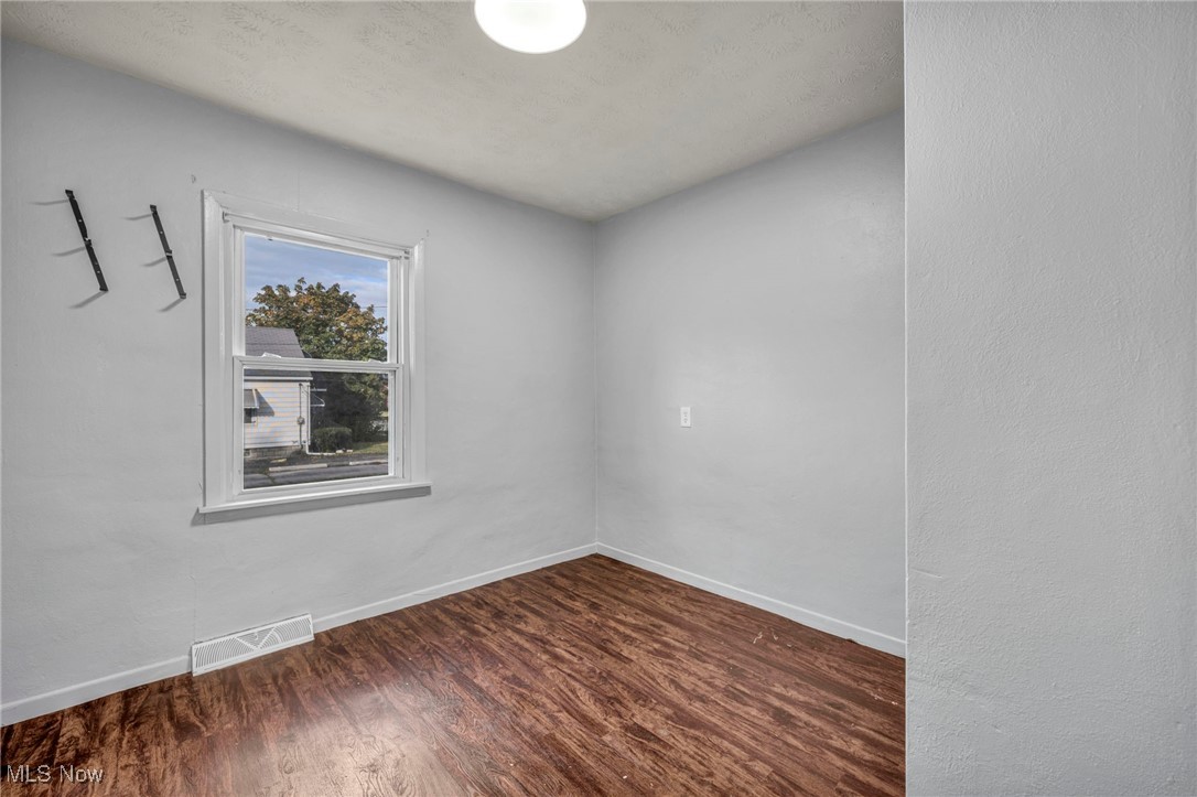 1033 W 21st Street Lorain OH 44052