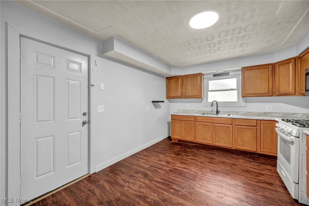 1033 W 21st Street Lorain OH 44052