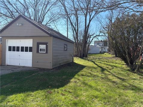 5116 Erwin Street Maple Heights OH 44137
