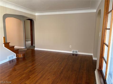 5116 Erwin Street Maple Heights OH 44137