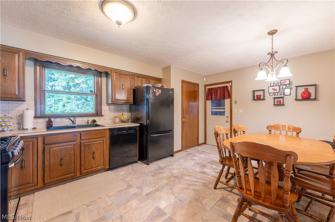 2850 Vollmer Drive Austintown OH 44511
