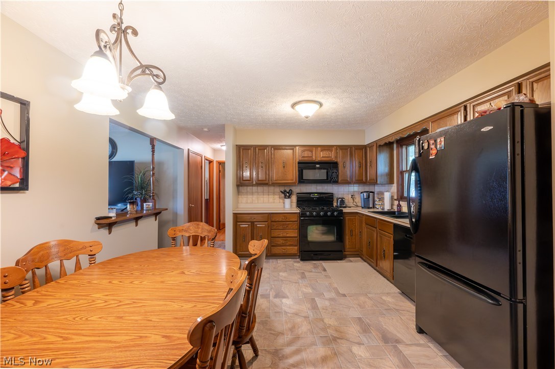 2850 Vollmer Drive Austintown OH 44511