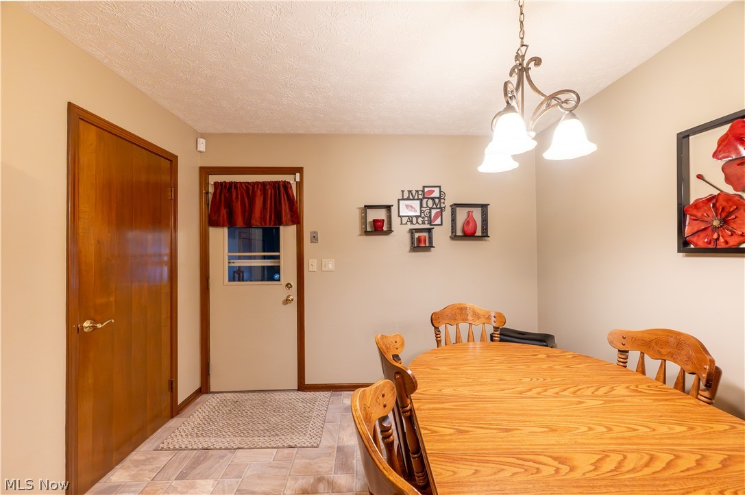 2850 Vollmer Drive Austintown OH 44511