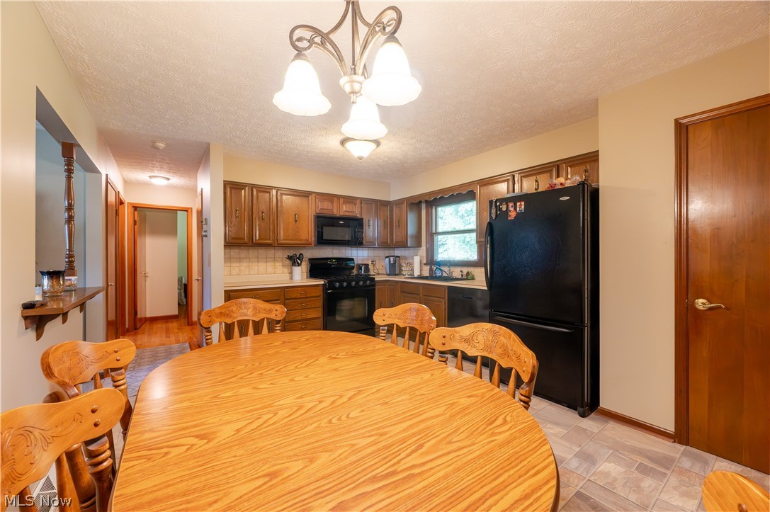 2850 Vollmer Drive Austintown OH 44511