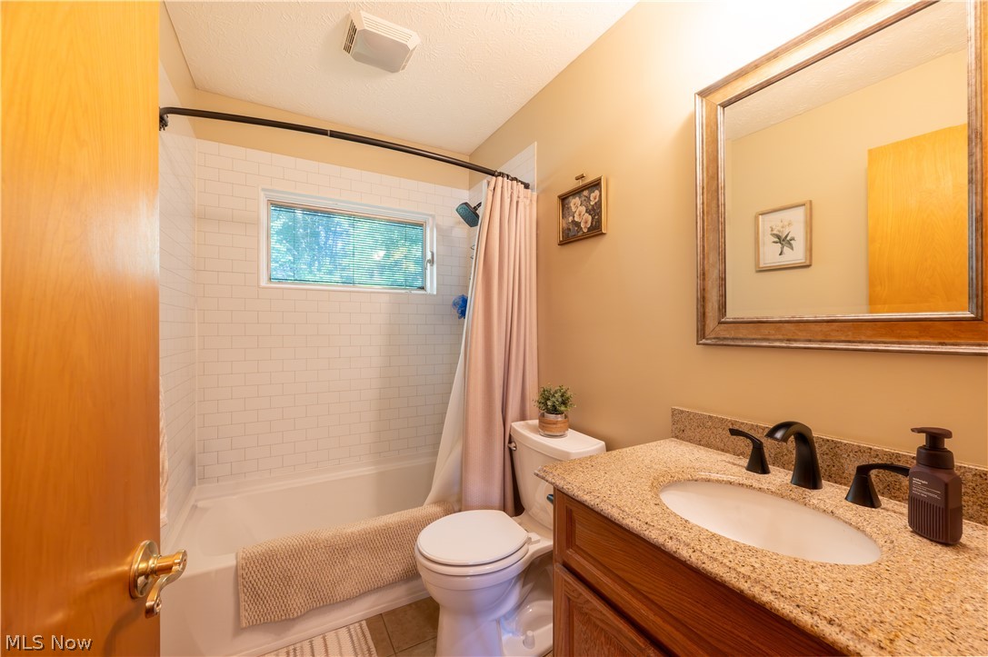 2850 Vollmer Drive Austintown OH 44511