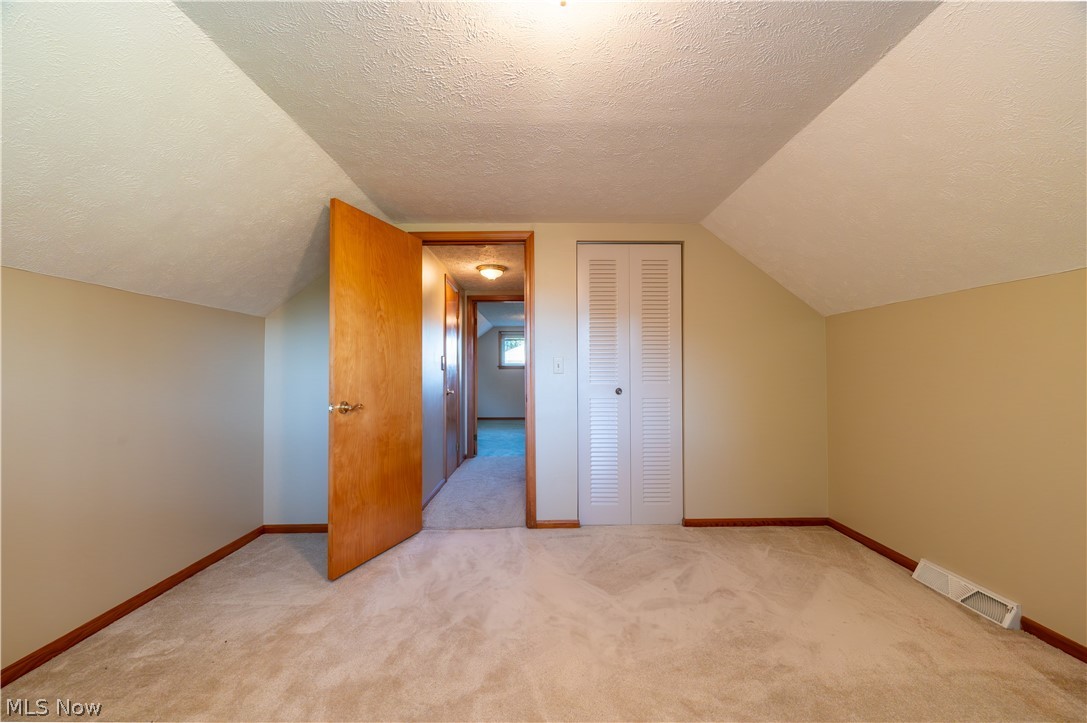 2850 Vollmer Drive Austintown OH 44511