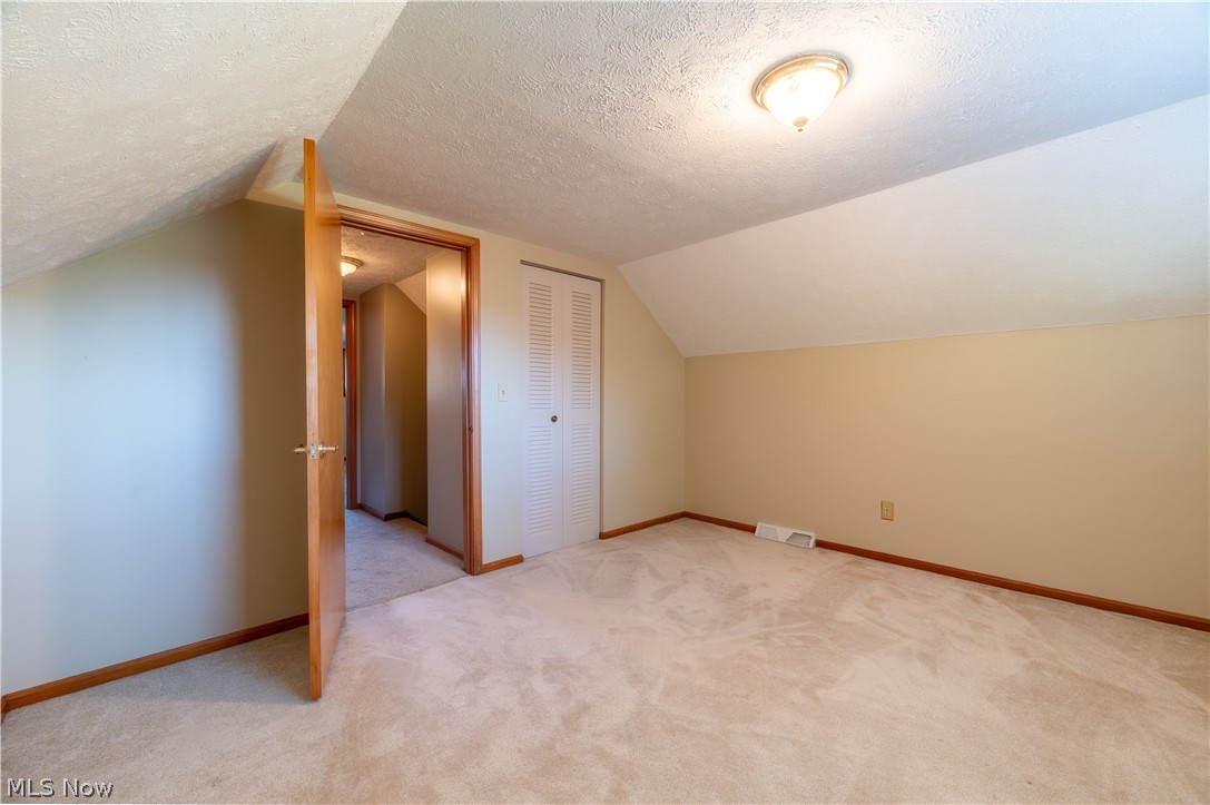 2850 Vollmer Drive Austintown OH 44511
