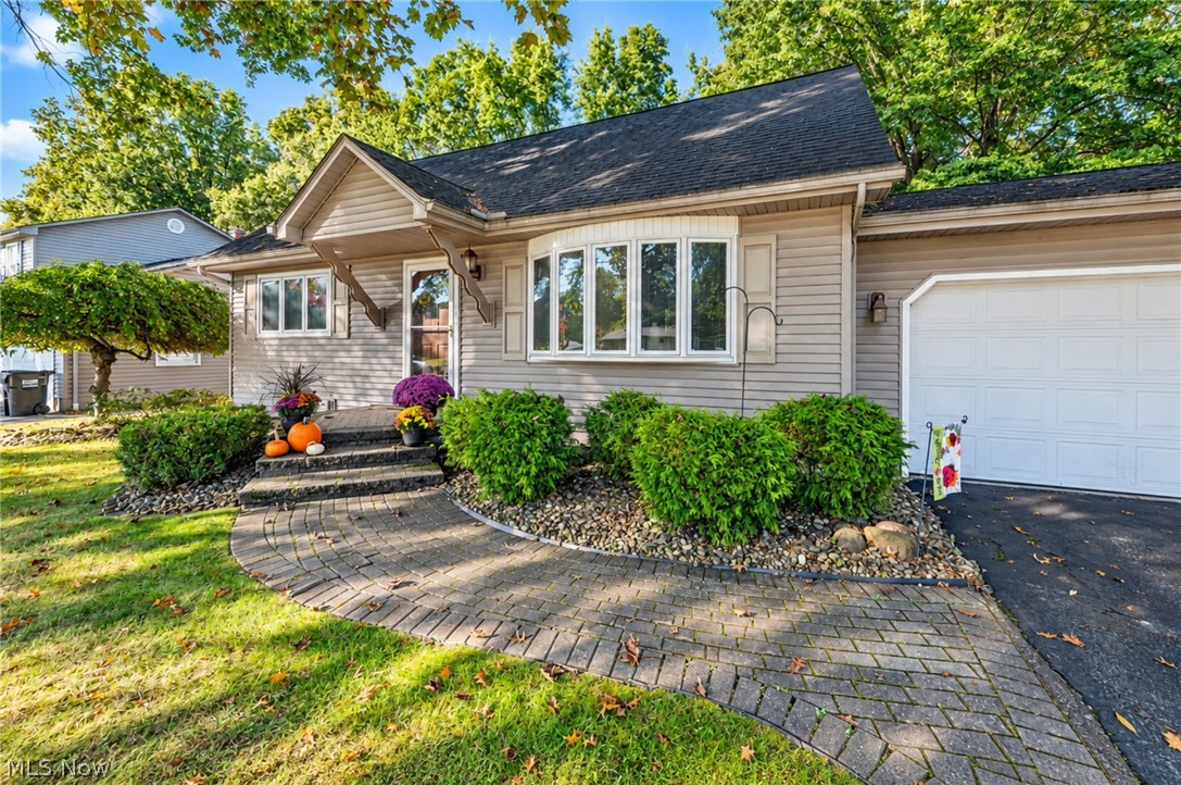 2850 Vollmer Drive Austintown OH 44511