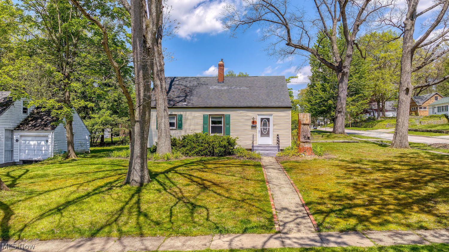 239 E Oak Street Kent OH 44240