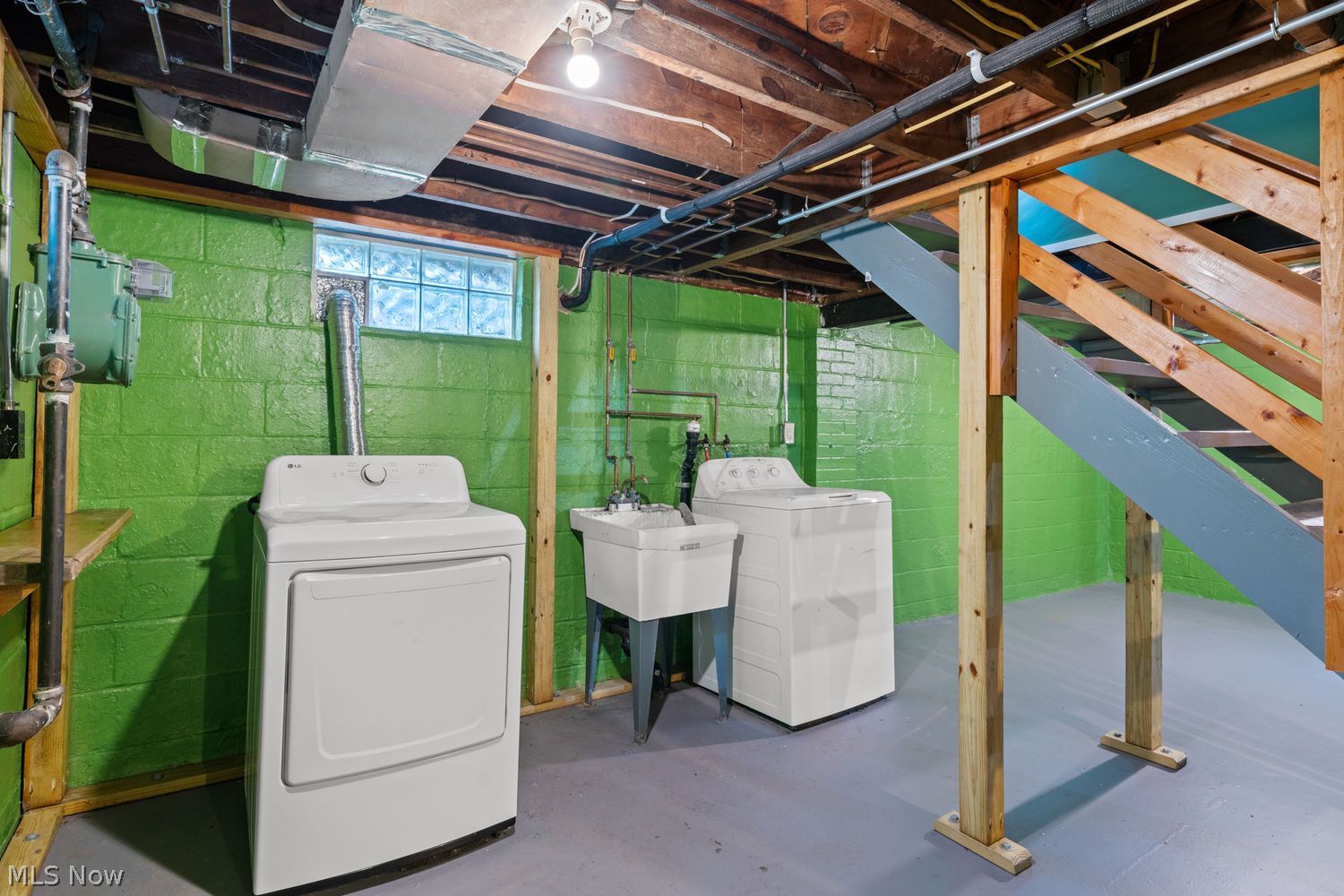 239 E Oak Street Kent OH 44240