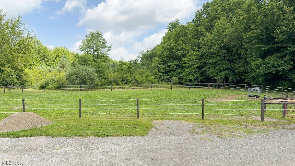 890 Bristol Champion Townline Road NE Bristolville OH 44402
