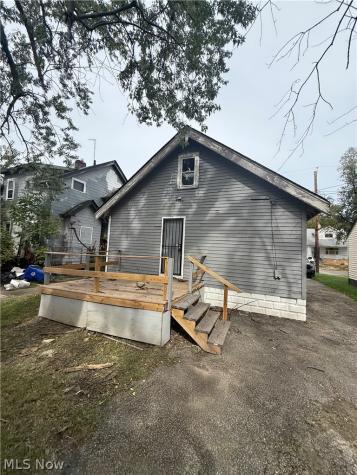 14612 Kingsford Avenue Cleveland OH 44128