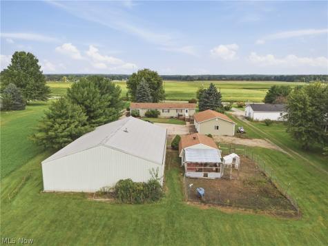3839 E Sterling Road Creston OH 44217