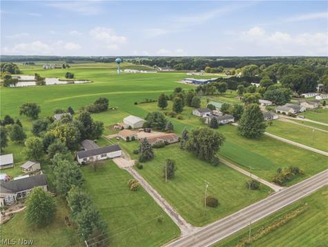 3839 E Sterling Road Creston OH 44217