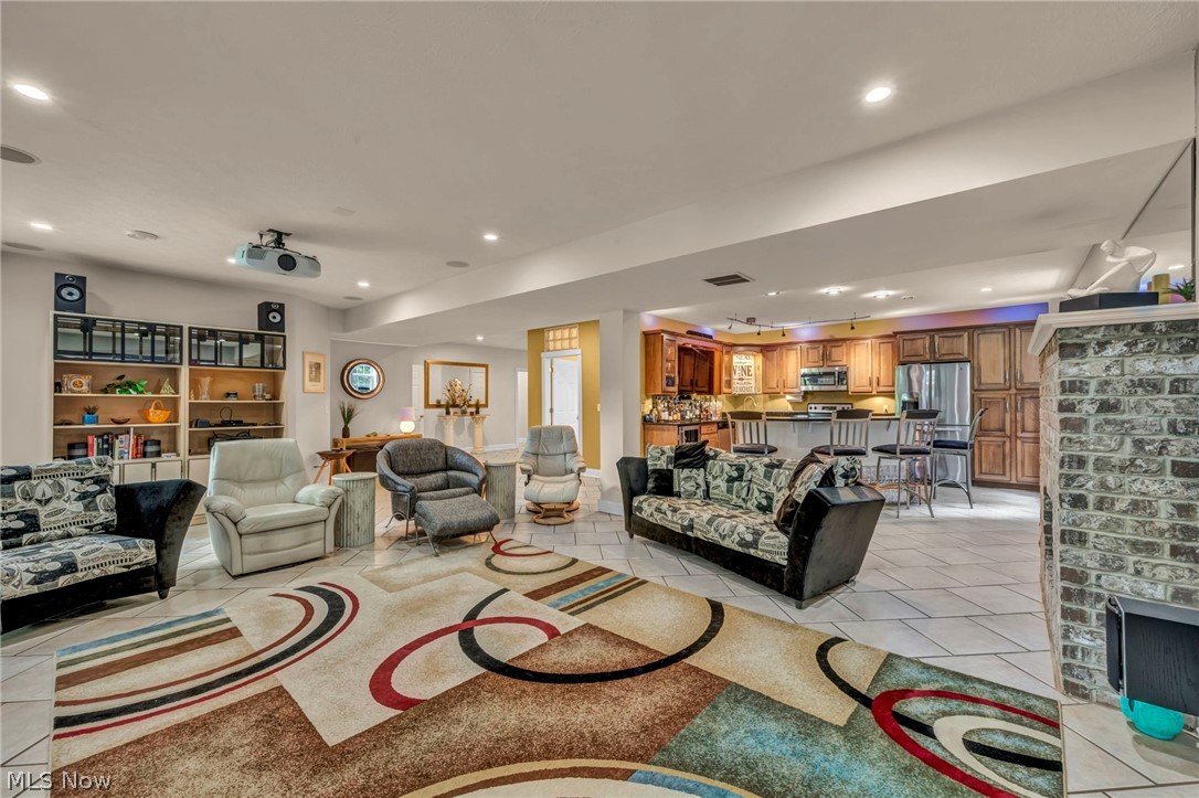 45002 Middle Ridge Road Amherst OH 44001