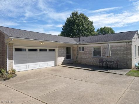 410 Chapple Hill Drive NE North Canton OH 44720