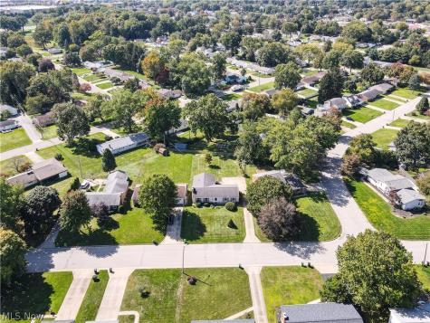 410 Chapple Hill Drive NE North Canton OH 44720