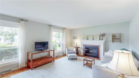 410 Chapple Hill Drive NE North Canton OH 44720