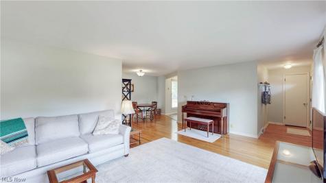 410 Chapple Hill Drive NE North Canton OH 44720