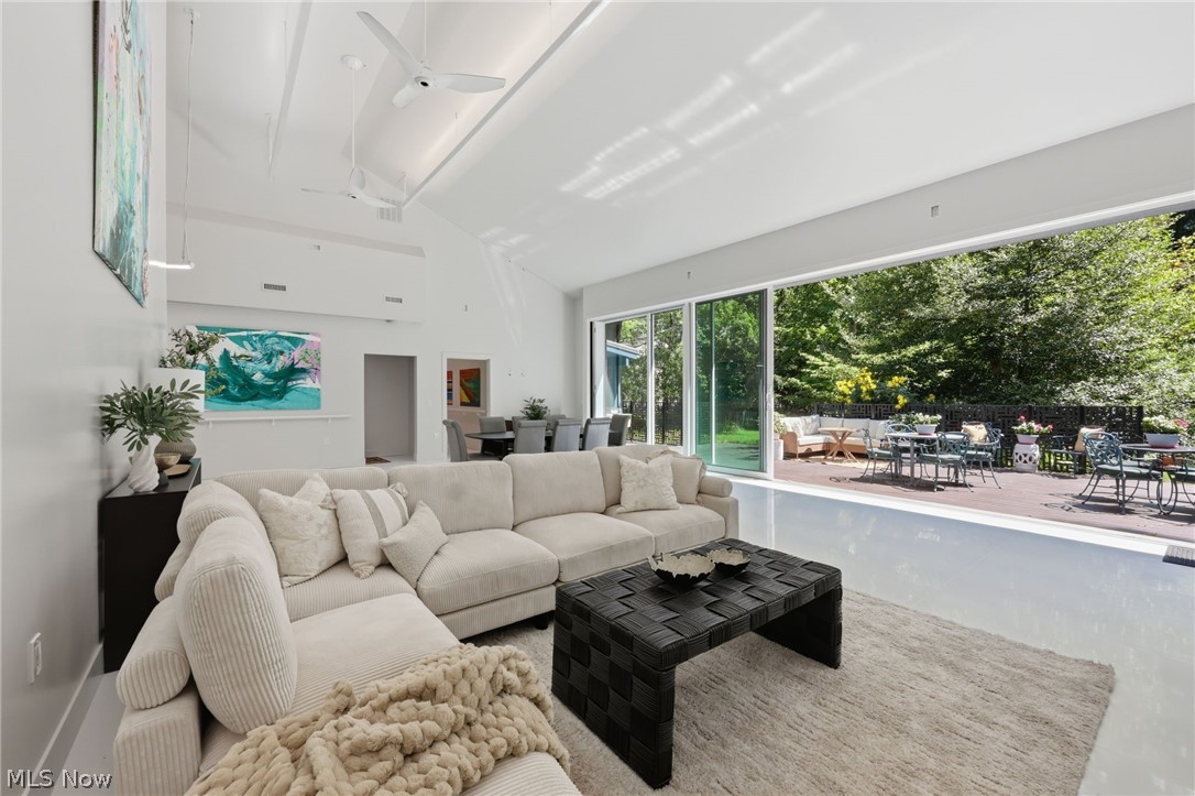 12866 Lake Shore Boulevard Bratenahl OH 44108