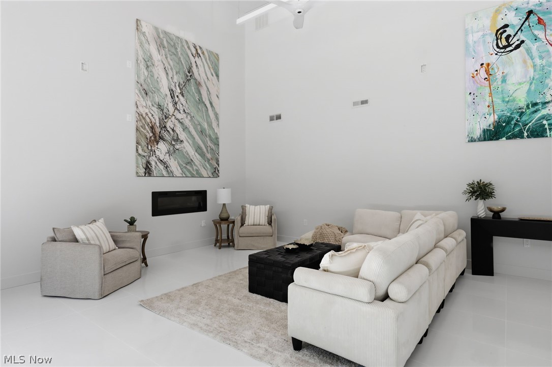 12866 Lake Shore Boulevard Bratenahl OH 44108