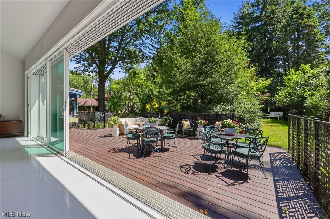 12866 Lake Shore Boulevard Bratenahl OH 44108