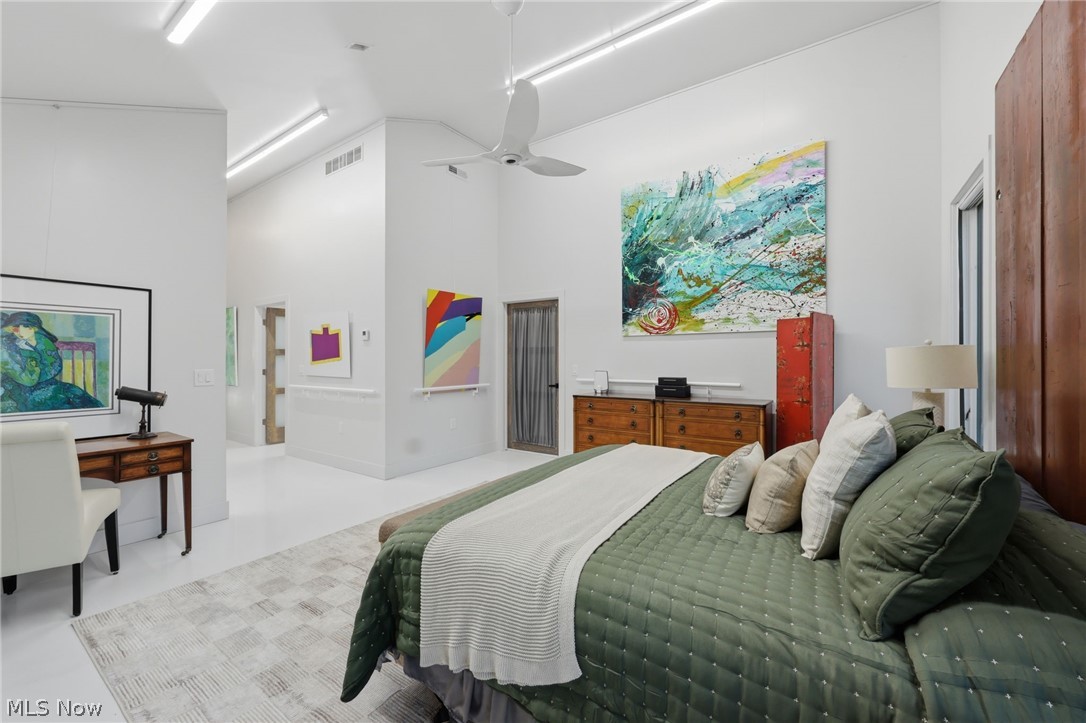 12866 Lake Shore Boulevard Bratenahl OH 44108