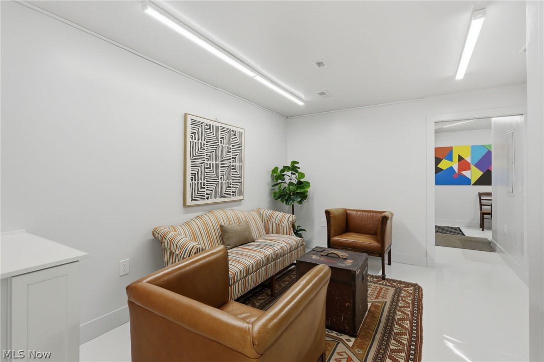 12866 Lake Shore Boulevard Bratenahl OH 44108