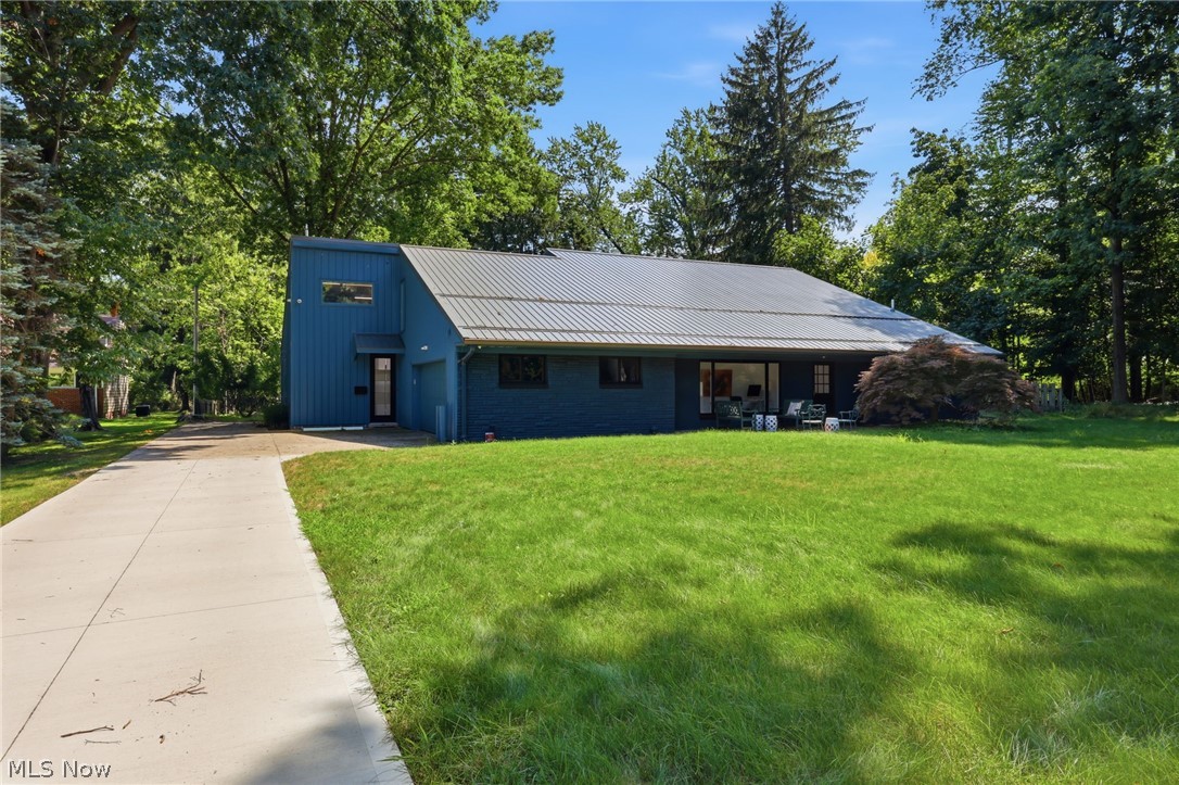 12866 Lake Shore Boulevard Bratenahl OH 44108