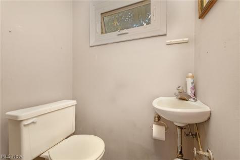 1224 Chase Avenue Lakewood OH 44107