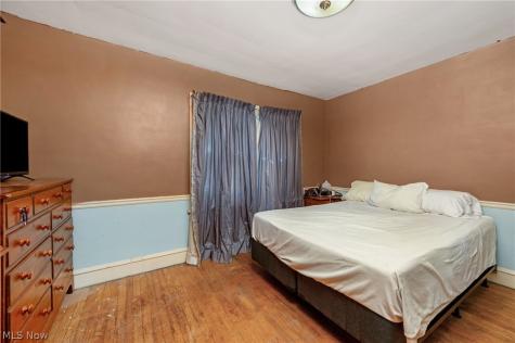 1224 Chase Avenue Lakewood OH 44107
