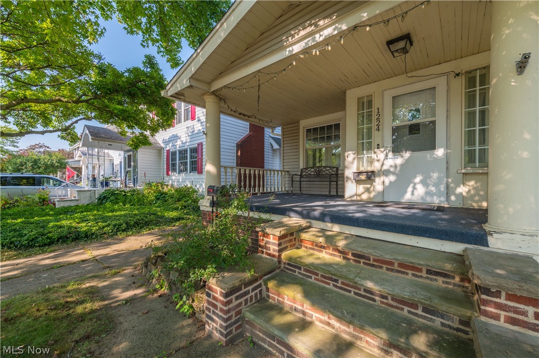 1224 Chase Avenue Lakewood OH 44107