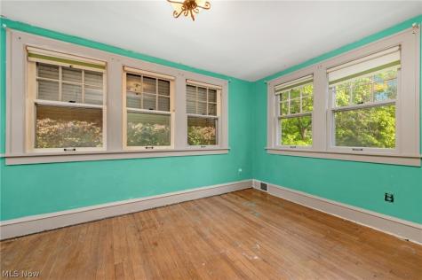 1224 Chase Avenue Lakewood OH 44107