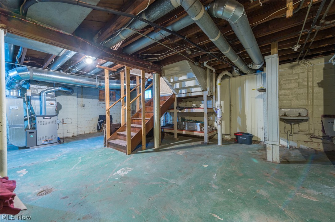1224 Chase Avenue Lakewood OH 44107