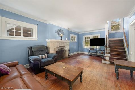 1224 Chase Avenue Lakewood OH 44107