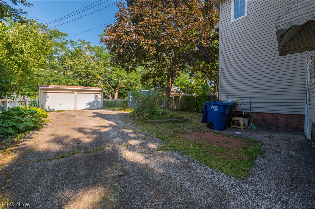 1224 Chase Avenue Lakewood OH 44107